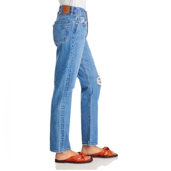 Levi’s 501 Straight Leg Distressed Button Fly Jeans Women’s Size 26 NWT - Picture 2 of 15